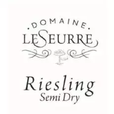 Para los amantes de las sensaciones puras, hemos creado un cuvée 100% Pinot Noir sin dosis. Contiene solo el azúcar residual natural del vino a menos de 2 g por botella. Además, el uso de un mínimo absoluto de azufre le da al vino la libertad de expresarse totalmente. En nariz hay fruta fresca y al mismo tiempo madura. En boca es recto y puro, con abundante finura y frescura.Color dorado bermellón. Nariz de uvas negras recién prensadas, de frutas rojas, blancas y cítricas. En boca es amplio, con pulpa de melocotón de viña y bouquet de hierbas aromáticas. Pequeñas notas especiadas en el final. Un champán fino, muy unido y de gran pureza.Ideal como aperitivo. El acompañamiento perfecto para mariscos, sashimi o incluso queso de cabra suave.