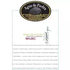 Sabores densos de ciruela oscura y chocolate, en capas con roble tostado y un final aterciopelado que perdura y perdura. Marida bien con carnes a la parrilla, quesos medianos a fuertes o simplemente solo.