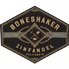 De vibrante color rojo rubí en copa, este Zinfandel 2018 se abre con aromas de cereza, roble tostado, un toque de cuero y notas especiadas. En boca, los sabores de frutos rojos perfectamente maduros se acompañan de una estructura sin costuras, suaves sabores a especias persistentes y un final tostado.