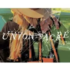 El Gewürztraminer es difícil de capturar, en la vid pasará de perfecto a demasiado maduro en varias horas. Como vino, tiene una increíble variedad de características que puede mostrar, puede ser especiado, floral, dulce, escalofriantemente seco, transparente, naranja o rosado. Cuando se hace bien, es una cosa de belleza rara y fugaz que durará décadas, al igual que el recuerdo de una mujer hermosa que se conoció una vez y desapareció.