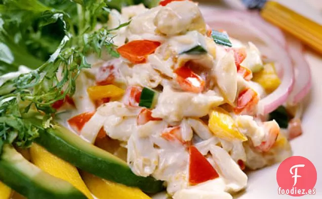 Ensalada Caribeña De Carne De Cangrejo Con Aderezo Cremoso Con Jengibre