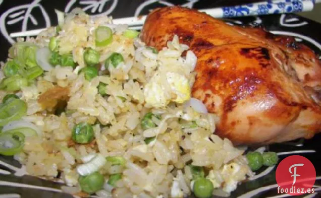 Pollo A La Barbacoa Con Arroz Frito