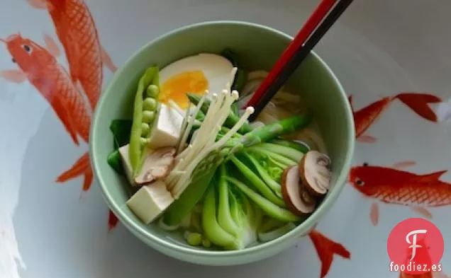 Sopa De Fideos De Miso Con Verduras