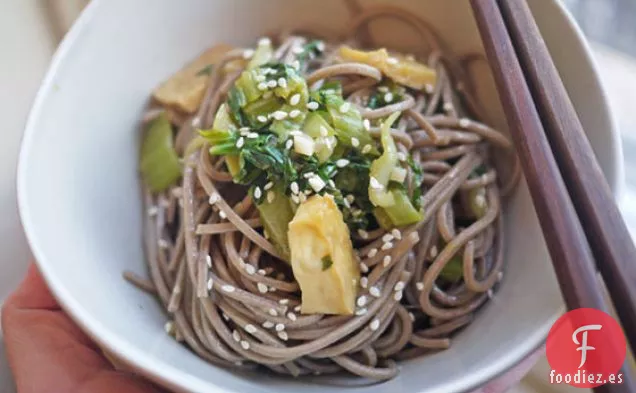 Ensalada Rápida De Fideos Soba Con Col China De Coco