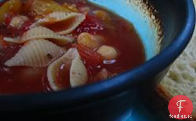 Sopa de Pasta con Tomate Garbanzo