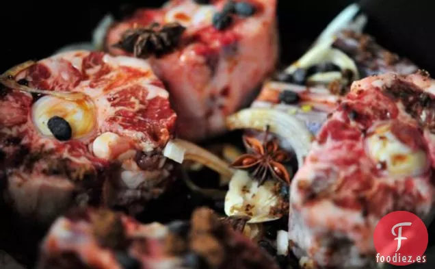 Rabos De Buey Estofados Con Verduras Chinas