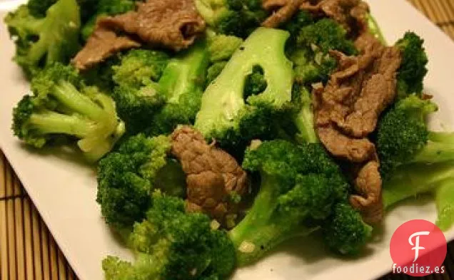 Salteado de Carne de Res y Brócoli