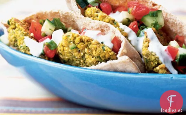 Pitas de Falafel con Salsa de Queso de Cabra