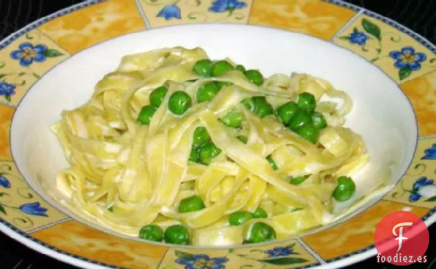 Salsa De Crema De Pasta Con Guisantes