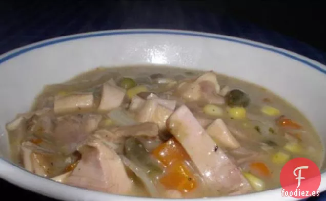 Sopa Cremosa de Pavo con Olla de Barro