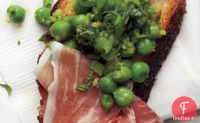 Crostini de Guisantes y Prosciutto Acuñados