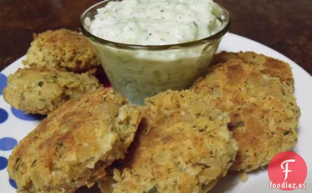 Buñuelos De Garbanzos Con Salsa Tzatziki