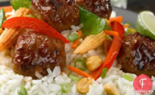 Salteado de Basmati y Guisantes de Nieve con Albóndigas de Pollo Teriyaki