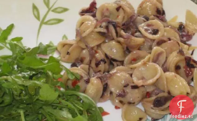 Orecchiette Con Achicoria y Cebolla