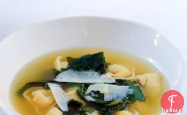 Tortellini En Caldo con Acelgas y Pecorino