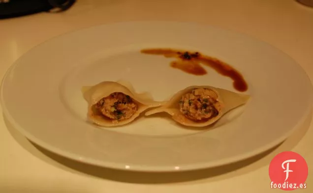Albóndigas De Cerdo, Shiitake Y Acelgas Suizas Con La Increíble Ho De Papá