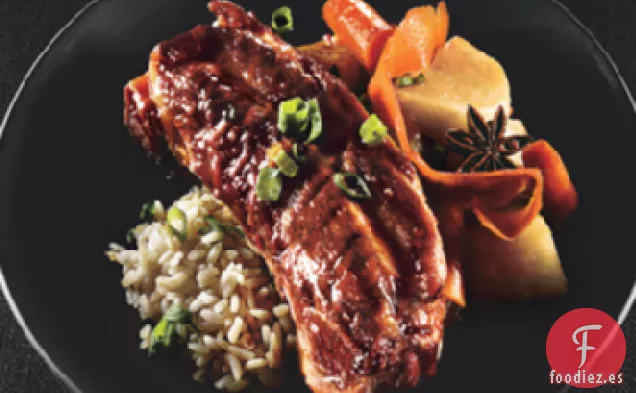 Costillas de Cerdo Cocidas a la Soja con Zanahorias y Nabos