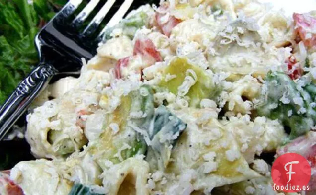 Ensalada de Pasta César con Aguacate