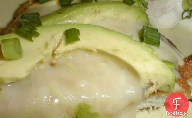 Pollo Empanado Con Aguacate
