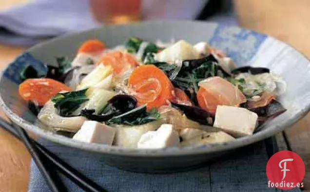 Salteado de Fideos Asiáticos, Tofu y Verduras