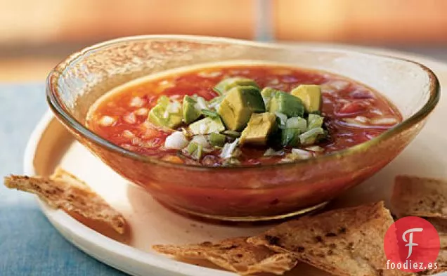 Gazpacho con Patatas Fritas de Aguacate y Comino