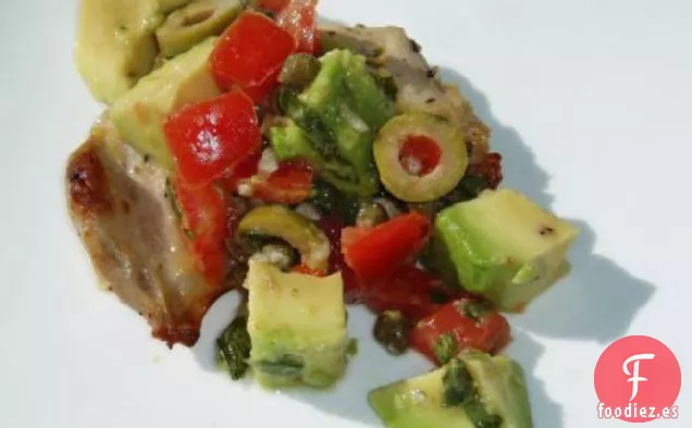Pechugas De Pollo Mediterráneas Con Tapenade De Aguacate