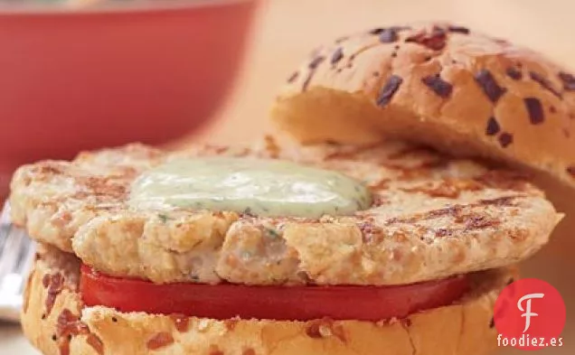 Hamburguesas de Chorizo de Pollo con Mayonesa de Aguacate