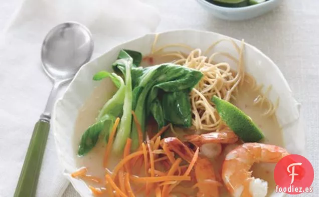 Sopa de Camarones con Coco y Lima