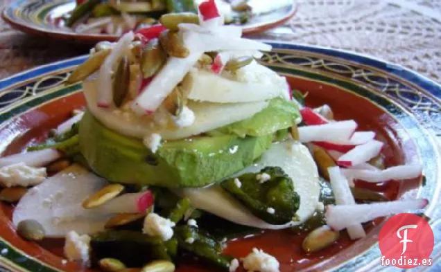 Ensalada Poblana de Aguacate Picante