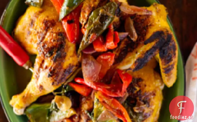Pollo Bajo un Ladrillo con Aguacates y Chiles