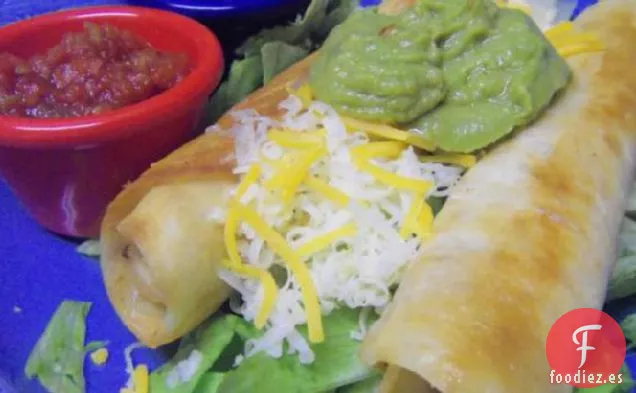 Flautas De Pollo Con Guacamole Grueso