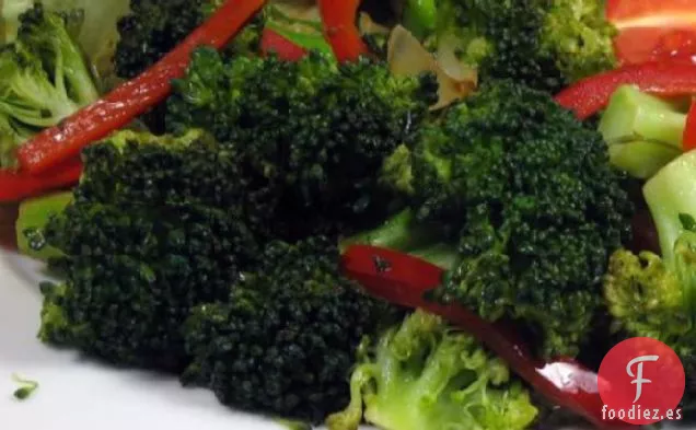 Salteado de Brócoli y Pimiento Rojo