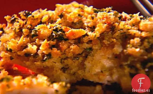 Lubina al Horno con Mantequilla de Ajo Casera y Cobertura de Miga de Pan de Hierbas