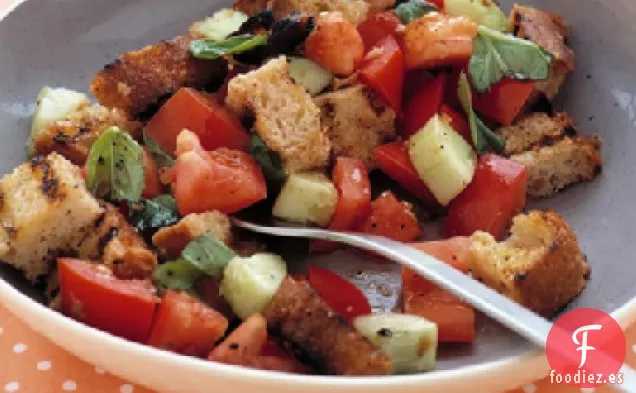 Ensalada de Tomate y Pan a la Parrilla