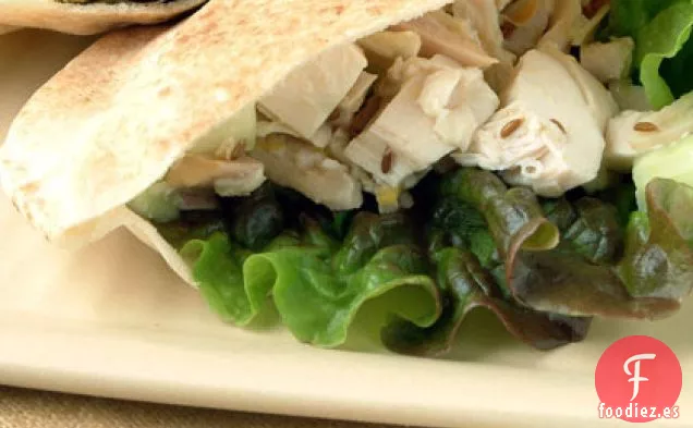 Pitas de Pollo Asado con Aderezo de Comino y Limón