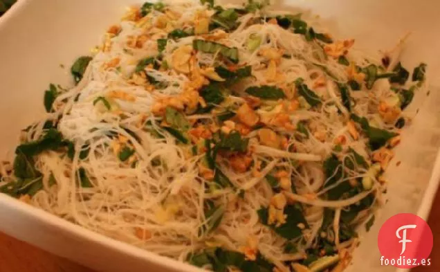 Bollo (Ensalada Vietnamita de Fideos con Hierbas)