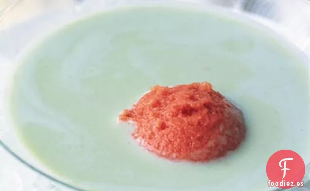 Sopa de Yogur y Albahaca con Hielo de Tomate