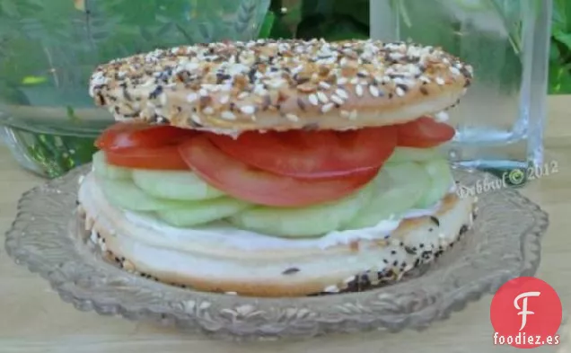 sándwich de bagel vegetariano