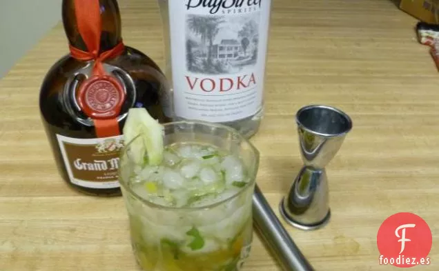 Cóctel de Vodka con Pepino, Kumquat y Menta