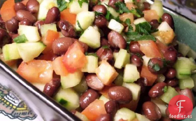 Ensalada de pepino y frijoles Negros