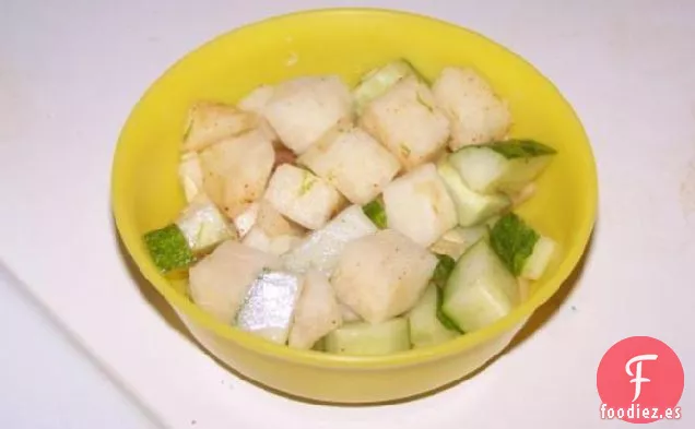 Ensalada de Jícama Con Pepino y Lima