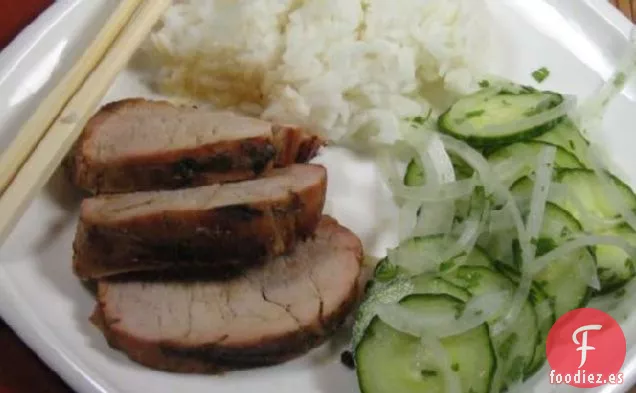 Cerdo Con Sésamo Y Ensalada De Pepino Tailandés