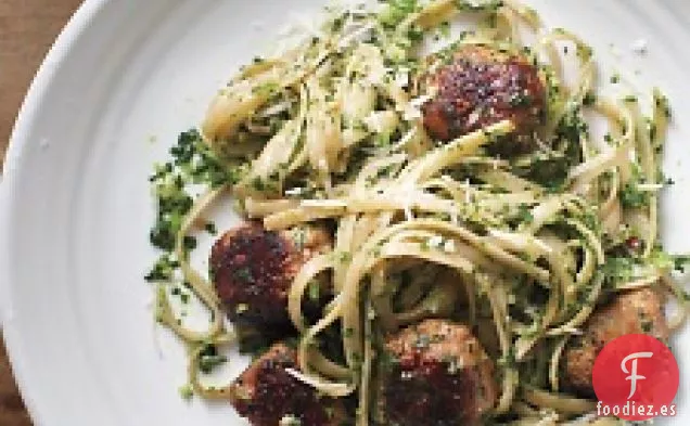 Pesto De Brócoli Rabe Con Pasta Integral Y Salchicha De Pavo