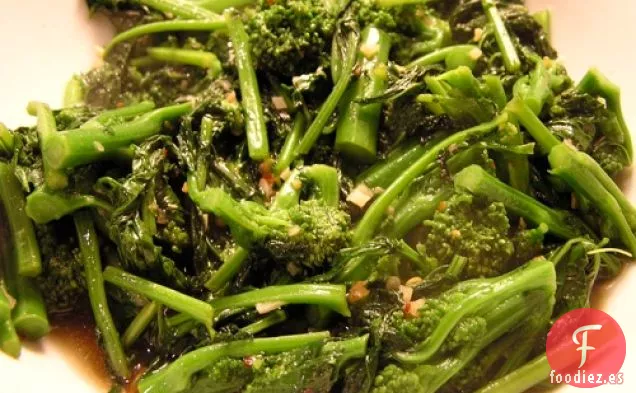 Cena Esta Noche: Brócoli Rabe con Sabores Asiáticos