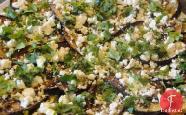 Berenjena Marinada A la Plancha Con Queso Feta y Hierbas
