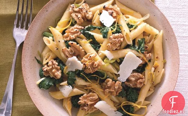 Penne Con Brócoli Rabe, Nueces Y Pecorino