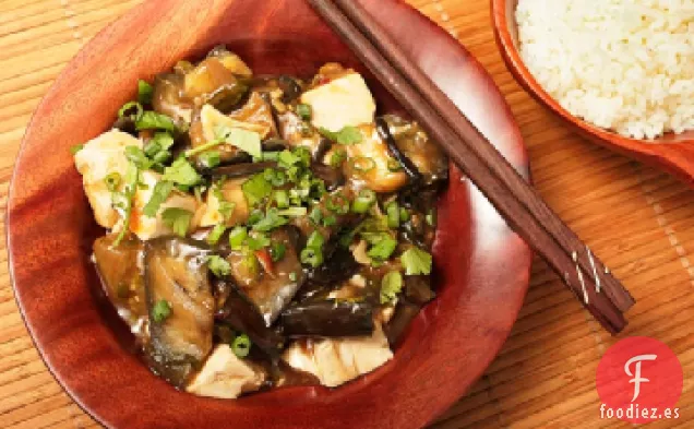 Berenjena Estofada con Tofu en Salsa de Ajo