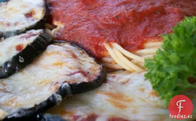 Berenjena (Berenjena) con bajo contenido de Grasa Parmesano