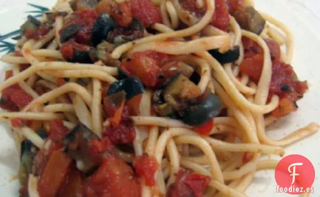 Espaguetis Con Salsa de Tomate y Berenjena