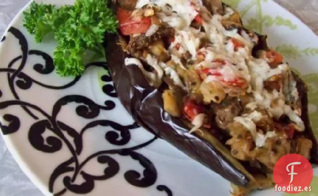 Berenjena Rellena Con Queso y Tomates